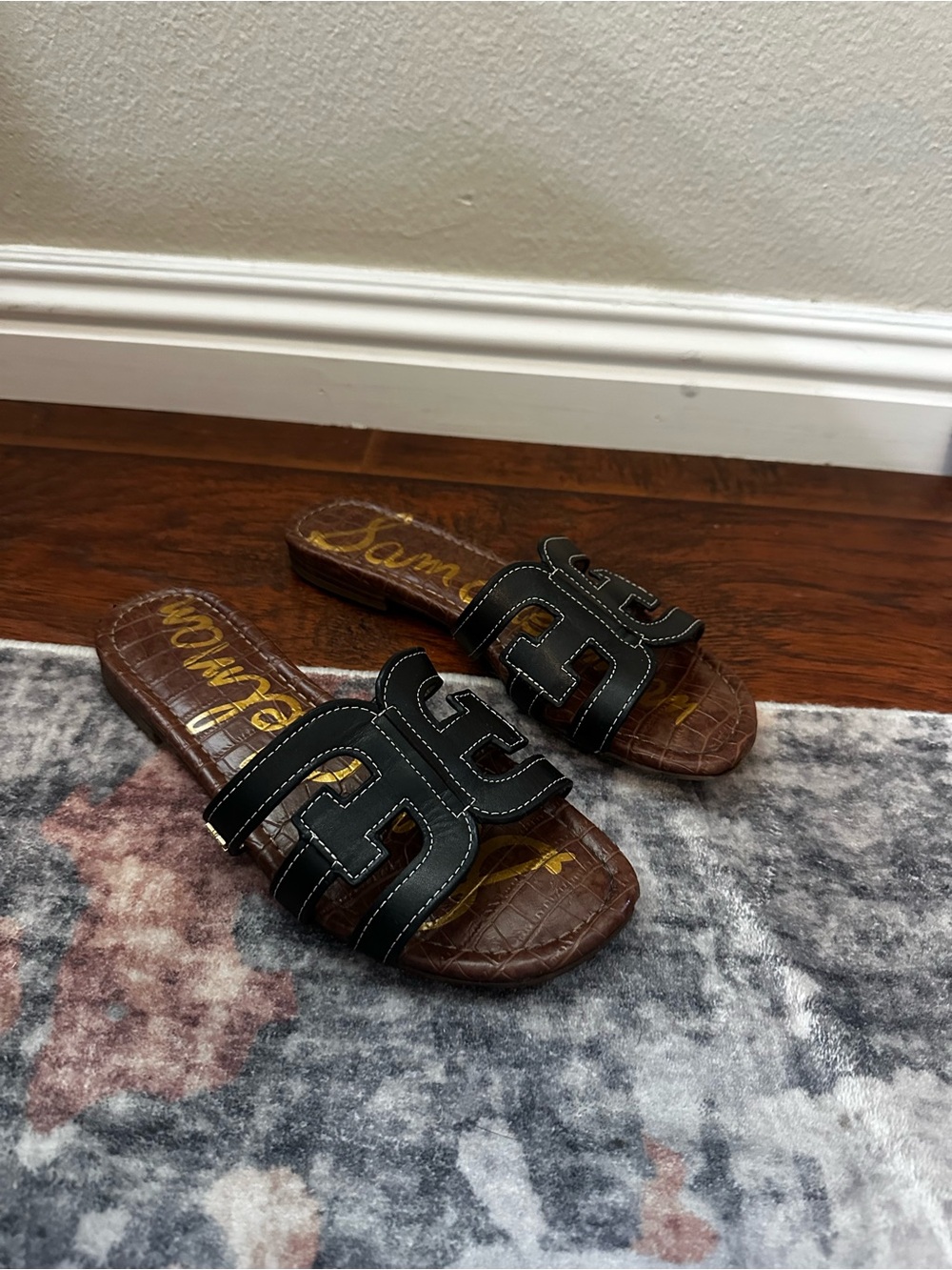 Sam Edelman Slides - Picture 3 of 8